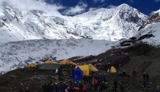 Lở tuyết ở Nepal, 9 người thiệt mạng