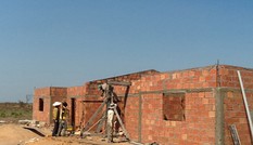 Bảo vệ 4,5 vạn người Việt bơ vơ tại Angola