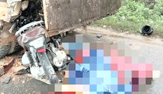 Xe máy đâm vào ôtô đỗ bên đường, 2 người tử vong