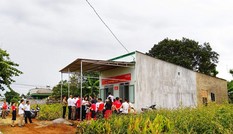 Tặng nhà mới cho hộ nghèo tại Đăk Lăk