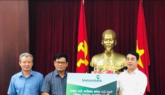 Vietcombank ủng hộ 11 tỷ đồng, chung tay cùng cán bộ, chiến sỹ và đồng bào miền Trung