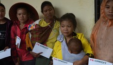 Mong hoa lau sớm nở trên bản Lòm