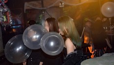 Cảnh báo hậu quả khôn lường từ những trận cười sảng khoái ở giới trẻ