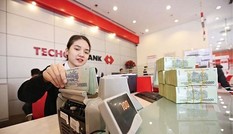 Ngân hàng hút khách cuối năm bằng ưu đãi và trải nghiệm