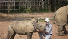Những 'bảo mẫu' thầm lặng tại Vinpearl Safari