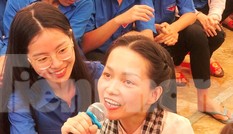 Nghị lực phi thường của nữ nhà văn bị liệt truyền cảm hứng cho giới trẻ