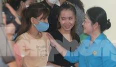 Bình Dương trao hỗ trợ cho công nhân vùng lũ có hoàn cảnh khó khăn