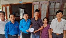 Bí thư Tỉnh đoàn Bến Tre động viên tân bình lên đường nhập ngũ