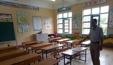 Khởi tố nghi phạm xông vào trường tiểu học đâm 6 cô, trò thương vong