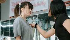 Thiều Bảo Trâm bị đánh tơi tả trong hậu trường chuẩn bị cho sản phẩm trở lại đầy gai góc