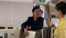 Phạt 10 triệu đồng 'đại gia' bất động sản sờ soạng khách nữ trên máy bay