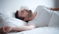 Những thói quen khi ngủ 'giết hại' sức khỏe, giảm cả chục năm tuổi thọ