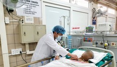 Uống nhầm tinh dầu quế tại nhà bạn, người đàn ông Thanh Hóa nguy kịch