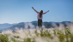 “Giới hạn chính là bầu trời”: Bầu trời cao nói bạn năng nổ nhiệt tình hay đa sầu đa cảm?