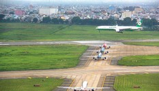 Máy bay đi nhầm vào đường lăn đang dừng khai thác