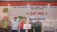 Thăm, tặng quà cựu Thanh niên xung phong Bắc Ninh và Bắc Giang