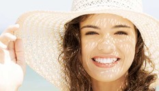 Muốn da không bị khô và bong tróc trong mùa Hè nắng gắt, áp dụng ngay các bí kíp này!