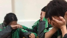 Sinh viên xa nhà bật khóc khi nghe điện thoại của bố mẹ ở quê: Bão đã cuốn đi tất cả...