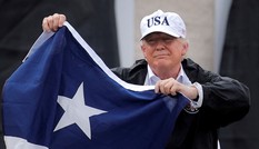 Ông Trump ủng hộ 1 triệu USD cho nạn nhân bão Harvey