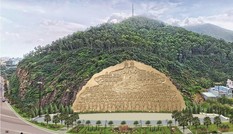 Tạc phù điêu 'Lạc Long Quân - Âu Cơ' siêu khủng trên núi ở Bình Định
