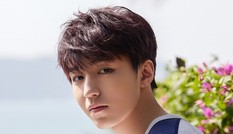 Trong thế giới fangirl: Vương Tuấn Khải, cậu giống như bầu trời mùa Hè xanh thẳm!