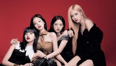 Lisa đã nói điều gì khi ôn lại kỷ niệm xưa khiến BLACKPINK giật mình sững sờ?