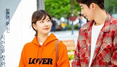 Làm “nàng thơ Dior” như Suzy cũng khổ: Đóng vai nhà nghèo rớt vẫn phải xài túi hàng hiệu