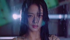 MV Lovesick Girls có một cảnh quay tưởng đơn giản lại là “nhiệm vụ bất khả thi” với Jisoo