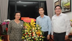 T.Ư Đoàn thăm, chúc mừng Nhà giáo nhân dân, Giáo sư, Tiến sỹ Phan Thị Tươi