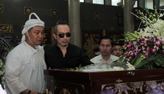 Đông đảo thế hệ nghệ sĩ đến tiễn biệt NSND Lý Huỳnh