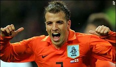 Van der Vaart lỡ World Cup 2014