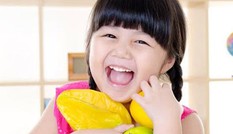 Mẹo bổ sung rau củ và trái cây cho bé