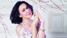 Nhan sắc không tuổi của Lưu Gia Linh