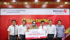 Người đàn ông trúng độc đắc 7 tỷ đồng khi đón con đi học về