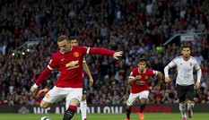 NÓNG: Van Gaal chính thức trao băng thủ quân cho Rooney