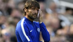 HLV Chelsea trong thế 'ngàn cân treo sợi tóc'