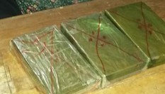 Bắt đối tượng vận chuyển trái phép 3 bánh heroin