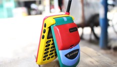 Cận cảnh điện thoại Motorola hàng hiếm còn lại tại Việt Nam