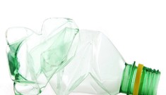Đàn ông tiếp xúc với nhựa có thể giảm lượng tinh trùng