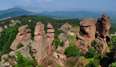 Pháo đài đá cao 70 m, tồn tại suốt 200 triệu năm ở Bulgaria