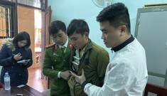 Bắt giữ nam thanh niên giấu 2 bánh heroin trong áo khoác