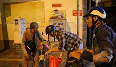 Ấm áp tình người trong đêm lạnh ở TP HCM