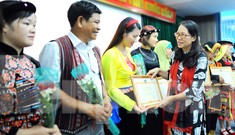 Ủy ban Dân tộc tặng kỷ niệm chương 63 giáo viên dân tộc thiểu số