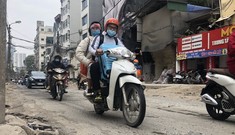 Những tuyến đường chằng chịt ‘ổ gà, ổ voi’ ở Hà Nội
