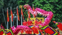 Chiêm ngưỡng 'rồng bay' trên phố đi bộ hồ Hoàn Kiếm