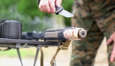 Nướng thịt bằng nòng súng trường AR-15