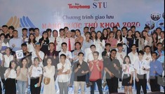 Báo Tiền Phong vinh danh và trao học bổng 'Nâng bước thủ khoa 2020'