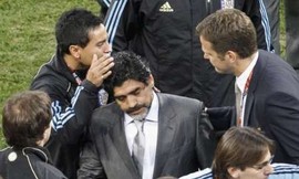 Maradona có thể ở lại với tuyển quốc gia Argentina