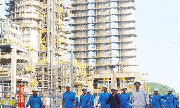 Công nghiệp tiếp tục vai trò đầu tàu của nền kinh tế