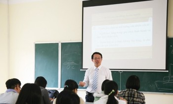 Giáo sư được kéo dài thời gian giảng dạy 10 năm